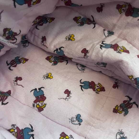 🌻five -stitched by tina-
One of a kind upcycled vintage quilt hoodie - Picture 4 of 5